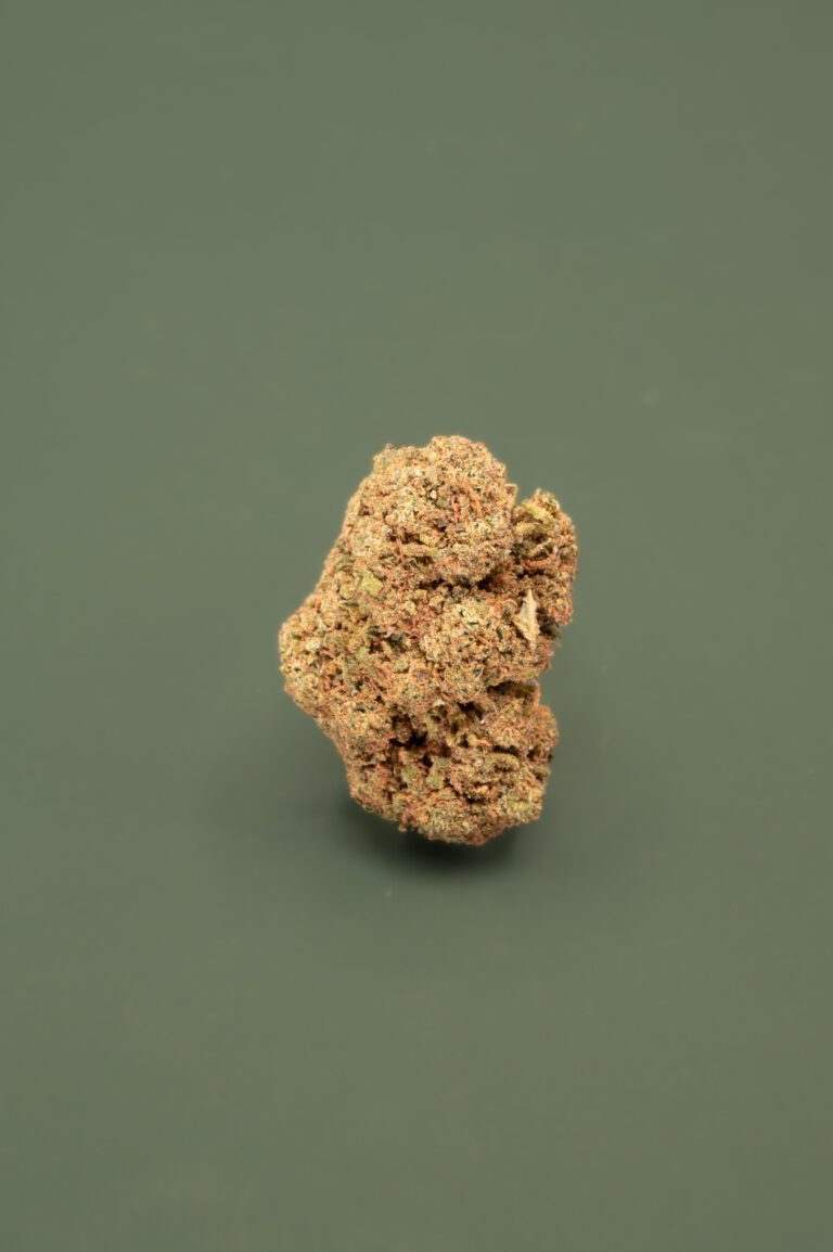 Fleur CBD Orange Bud en small buds, goût gâteau mandarine, culture indoor — LA KALI CBD Marseille.